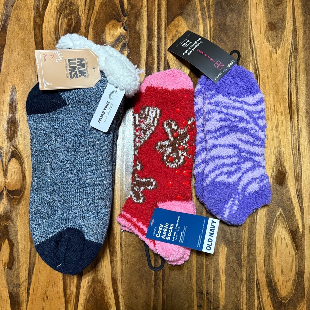 Fuzzy socks nwt muk Luks old navy & no boundaries